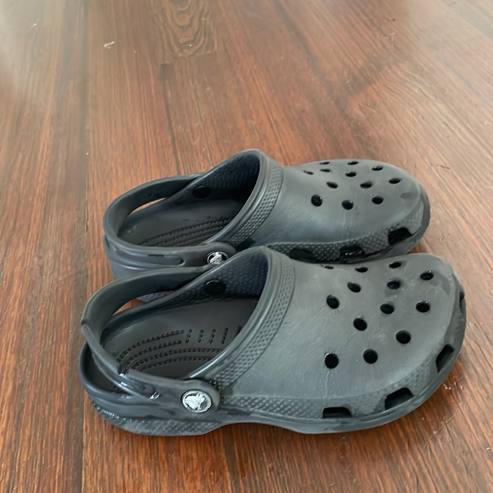 Black boys crocs size 2 -juniors 2, ages 8-10